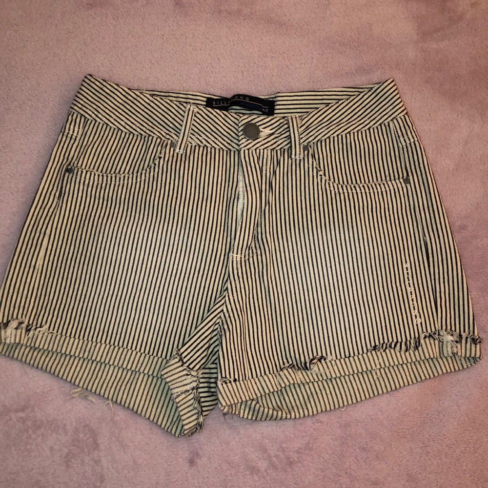 💕Never worn Billabong shorts